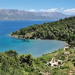 Holiday home Holiday Home Pucisca 40