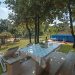 Holiday Home Pucisca 40 Holiday home Pucisca