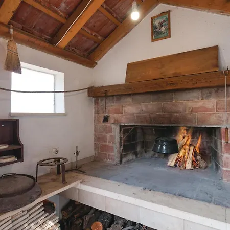 Awesome Home In Pucisca With Wifi * Pucisca