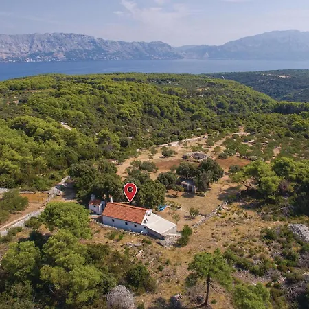 Awesome Home In Pucisca With Wifi Holiday home